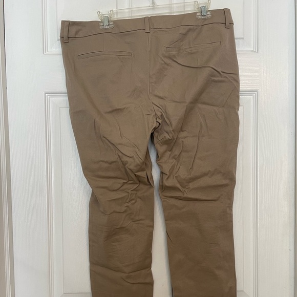 Khaki pants - Picture 5 of 6